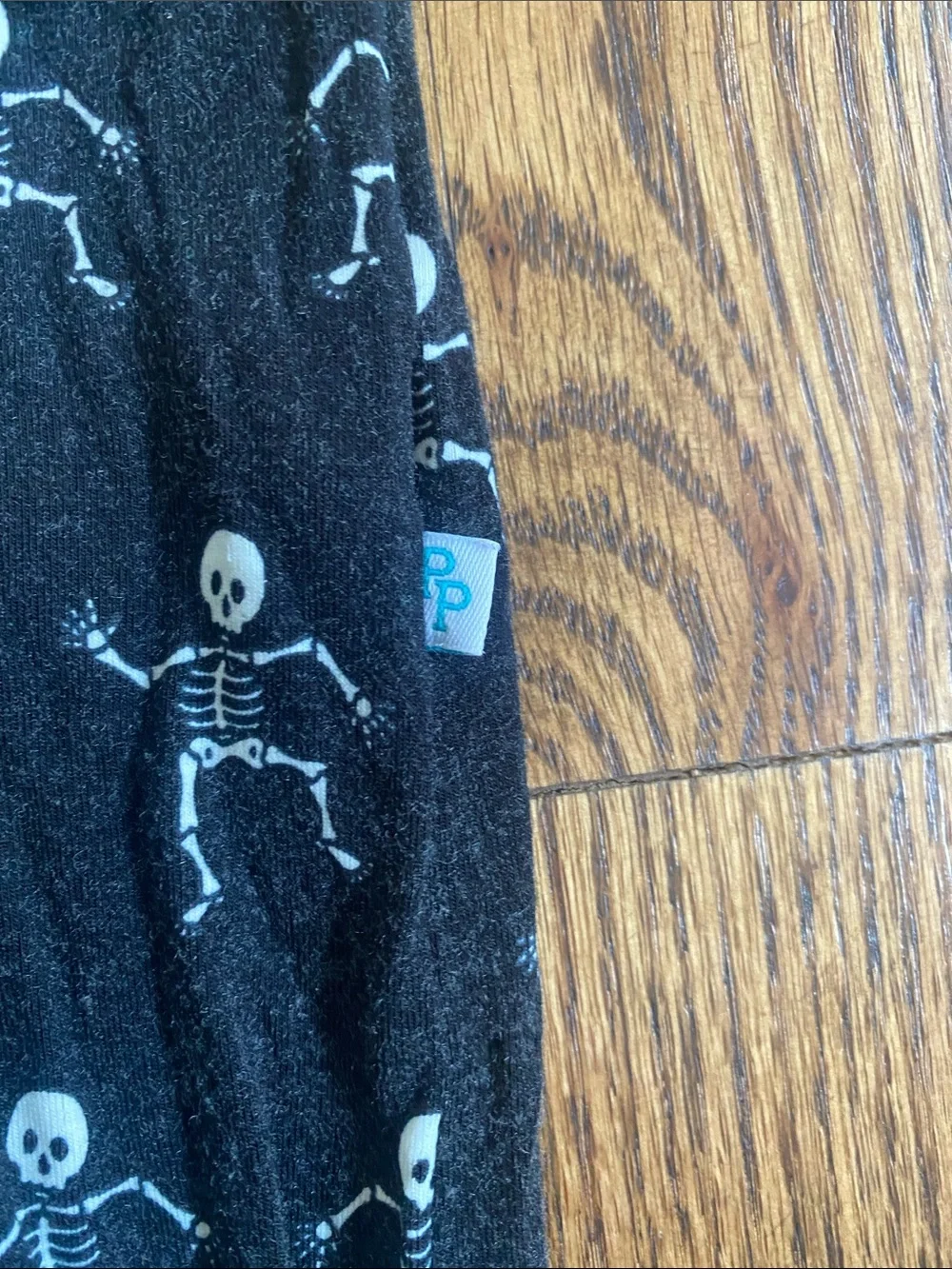 Posh Peanut UNISEX Dancing Skelly Skeleton print footie, size 12-18 months.